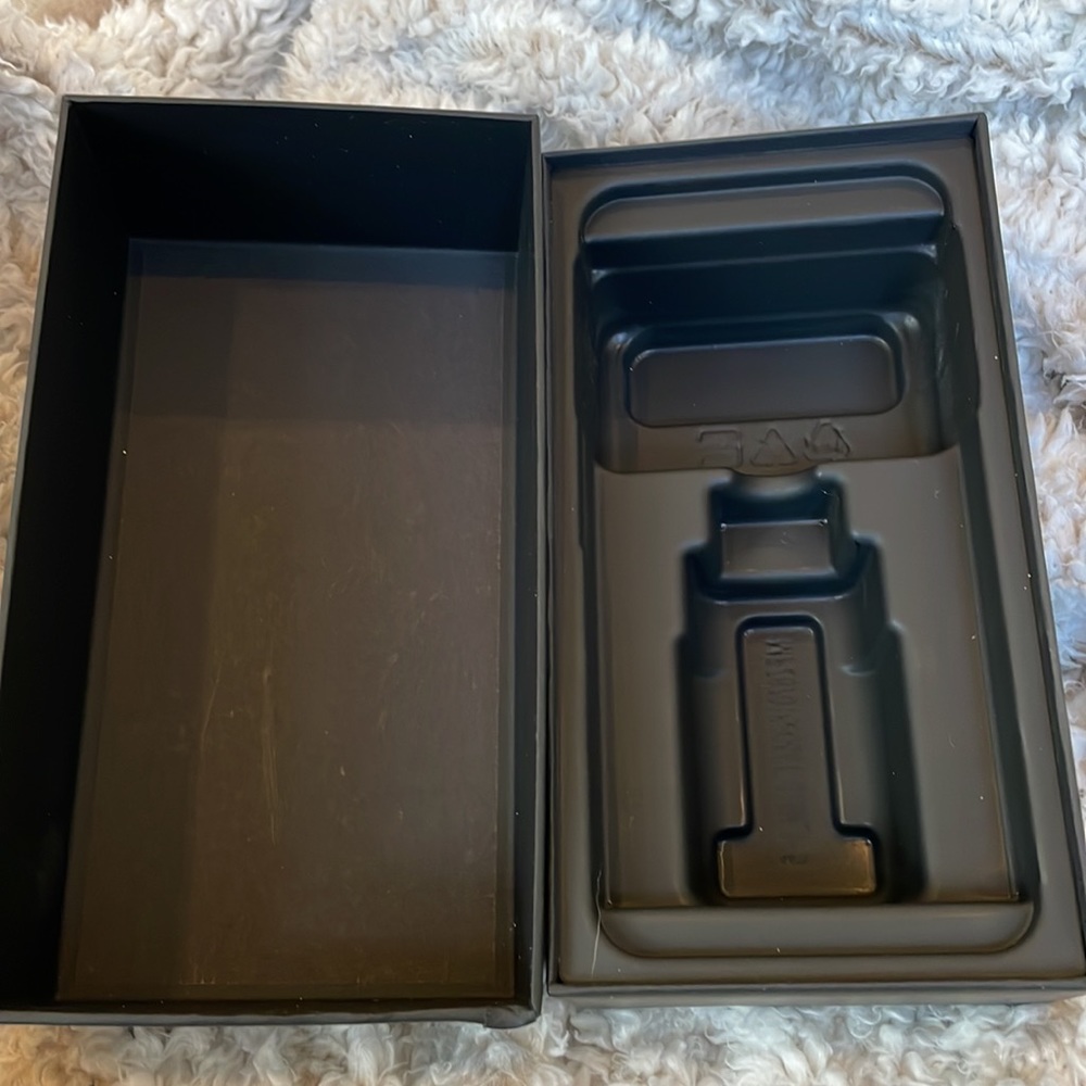 LG G8X ThinQ cell phone box, BOX Only! - Picture 3 of 4